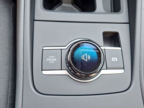 New 2025 Volkswagen Tiguan S image 17