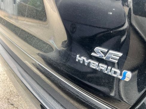 Used 2024 Toyota RAV4 SE AWD/4WD image 9