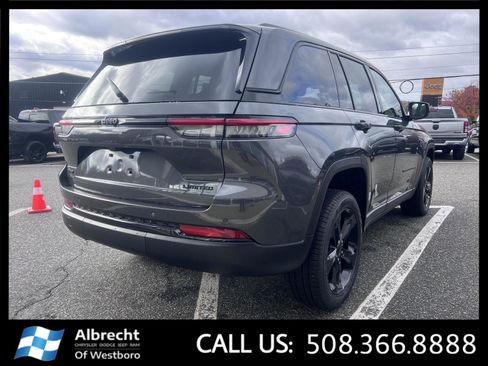 New 2025 Jeep Grand Cherokee Limited w/ Black Appearance Package image 5