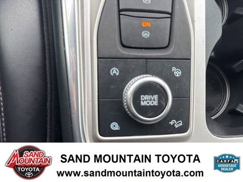 Used 2020 Ford Explorer Platinum image 21