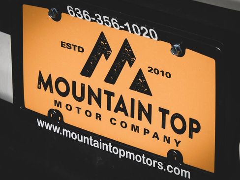 Used 2017 Ford F250 XLT w/ XLT Premium Package image 3