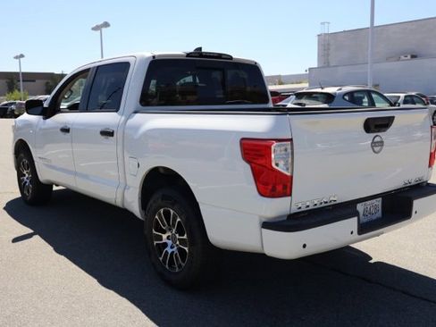 Used 2023 Nissan Titan SV image 6