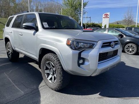 Used 2024 Toyota 4Runner TRD Off-Road Premium w/ Moonroof Package image 6