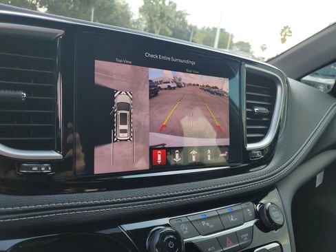 New 2026 Chrysler Pacifica Select image 17