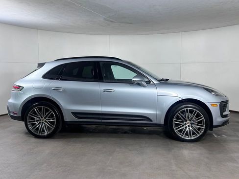 Certified 2026 Porsche Macan AWD/4WD image 8