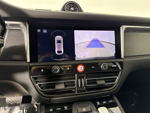 Certified 2025 Porsche Macan GTS image 30