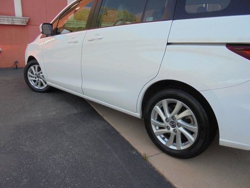 Used 2015 MAZDA MAZDA5 Sport FWD image 23