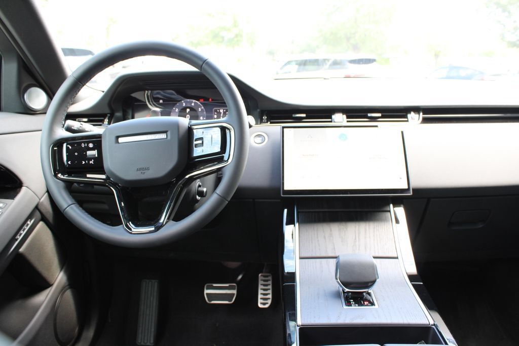 Certified 2026 Land Rover Range Rover Evoque Dynamic SE AWD/4WD image 10