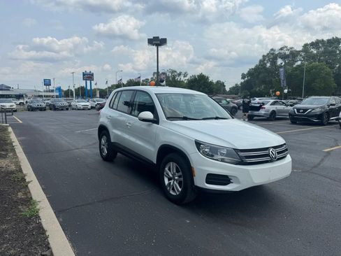 Used 2014 Volkswagen Tiguan S FWD image 2