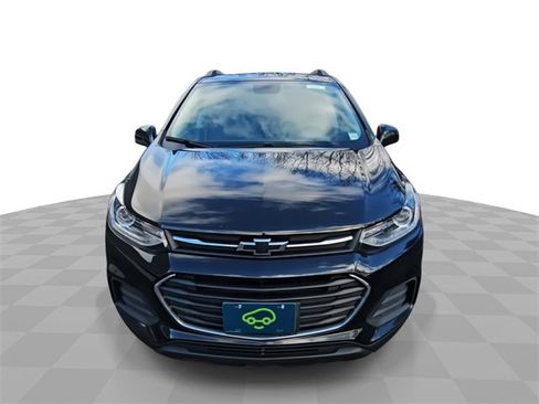 Certified 2021 Chevrolet Trax LT w/ Midnight Edition image 3