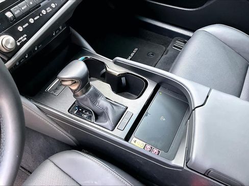 Used 2024 Lexus ES 350 w/ Premium Package FWD image 17