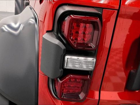 Used 2024 Ford Bronco Raptor AWD/4WD image 35