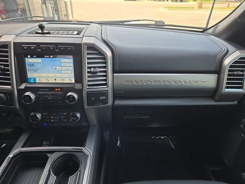 Used 2017 Ford F250 Platinum w/ Platinum Ultimate Package AWD/4WD image 22