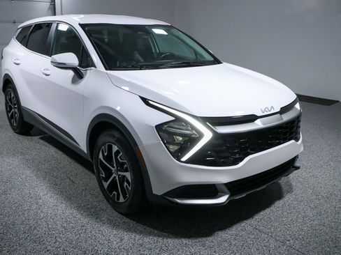 Used 2023 Kia Sportage EX image 5