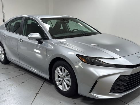 Certified 2025 Toyota Camry LE w/ Convenience Package image 3