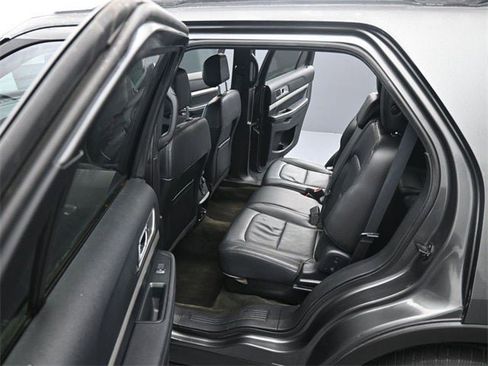 Used 2016 Ford Explorer XLT w/ Equipment Group 202A image 20