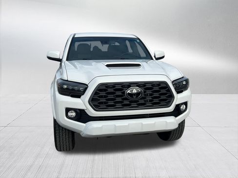 Used 2022 Toyota Tacoma TRD Sport image 9