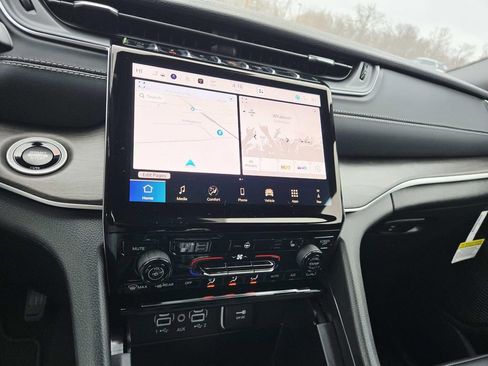 New 2025 Jeep Grand Cherokee L Limited image 22