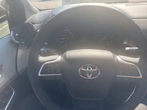 Used 2021 Toyota Sienna XLE image 14