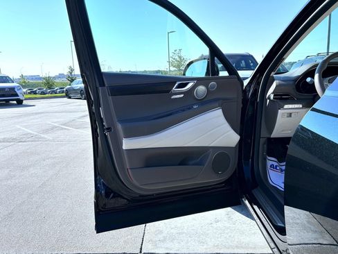 Certified 2024 Genesis GV80 2.5T w/ Prestige Package AWD/4WD image 9