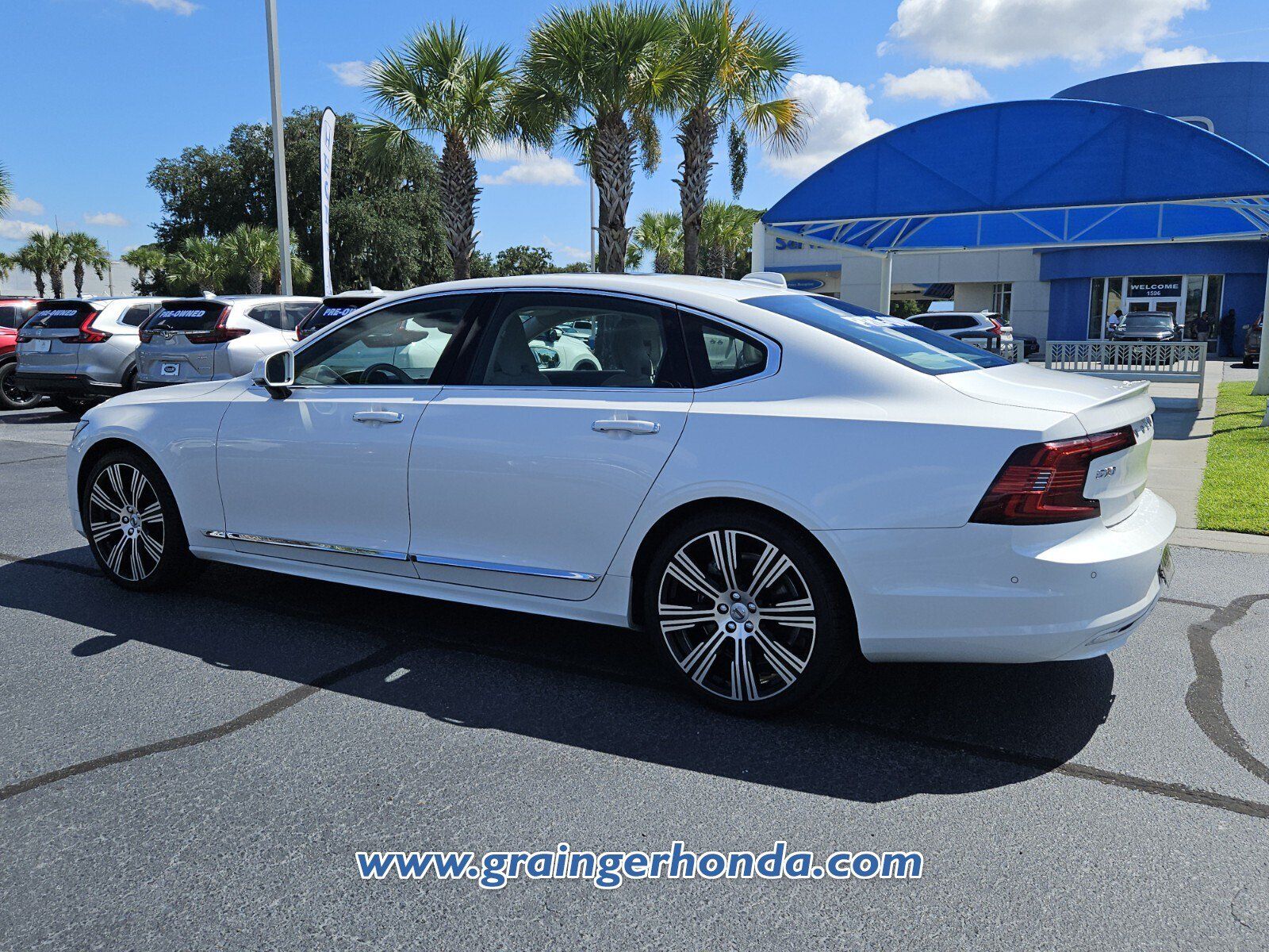 Used 2022 Volvo S90 B6 Inscription w/ Advanced Package AWD/4WD image 3
