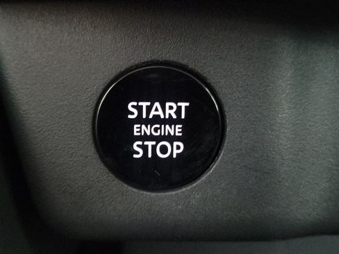 Used 2025 Nissan Rogue S FWD image 22