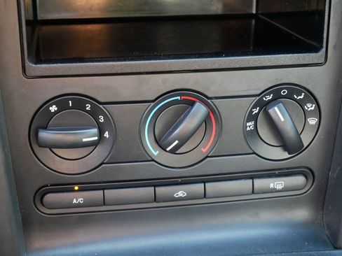 Used 2006 Ford Mustang Premium RWD image 23