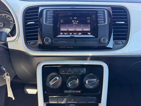 Used 2018 Volkswagen Beetle 2.0T Coast FWD image 13