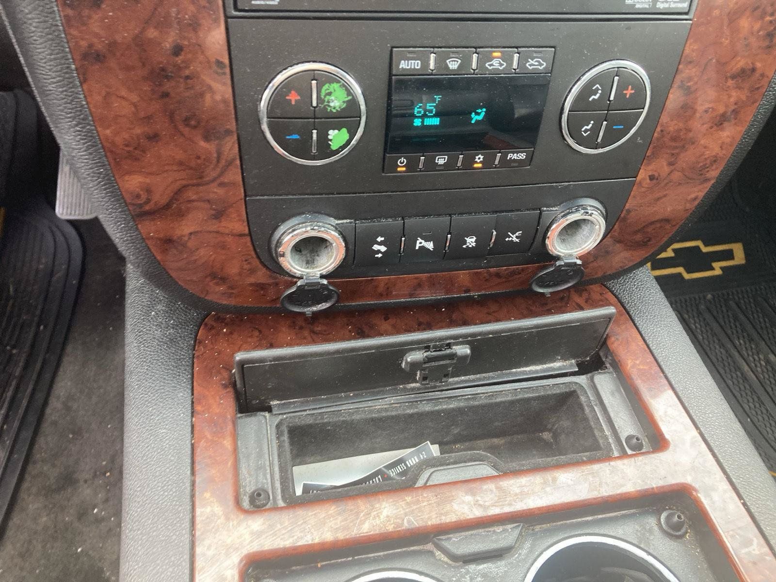 Used 2010 Chevrolet Avalanche LTZ AWD/4WD image 18