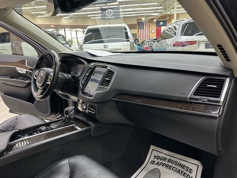 Used 2019 Volvo XC90 T5 Momentum w/ Protection Package Premier image 43