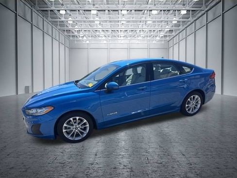 Used 2019 Ford Fusion SE FWD image 4