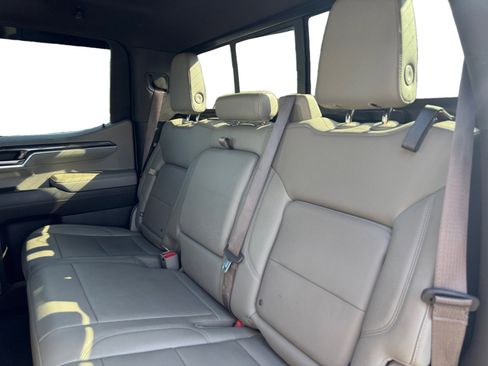 Used 2022 Chevrolet Silverado 1500 LTZ AWD/4WD image 13