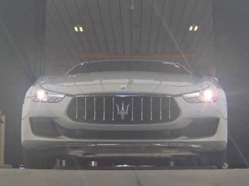 Used 2018 Maserati Ghibli S image 4