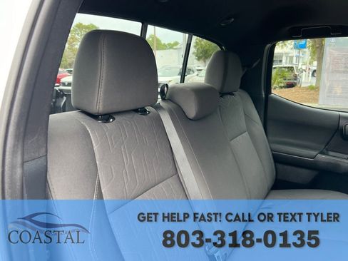 Used 2017 Toyota Tacoma TRD Off-Road w/ Premium & Technology Package image 23