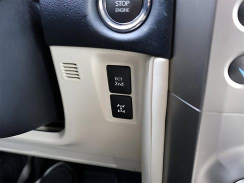 Used 2021 Lexus GX 460 Premium w/ Accessory Package image 29