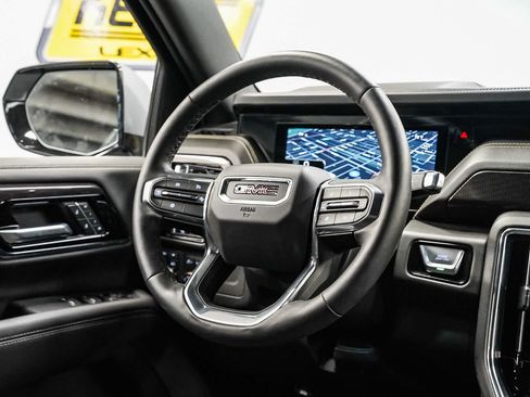 Used 2026 GMC Yukon XL Elevation AWD/4WD image 14