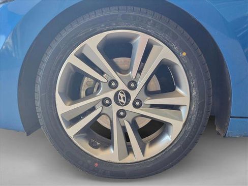 Used 2017 Hyundai Elantra Limited FWD image 22