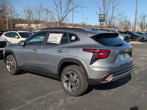 New 2026 Chevrolet Trax LT w/ Driver Confidence Package image 6