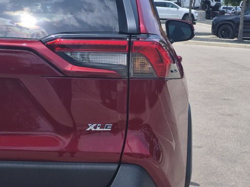 Certified 2022 Toyota RAV4 XLE w/ Convenience Package FWD image 26
