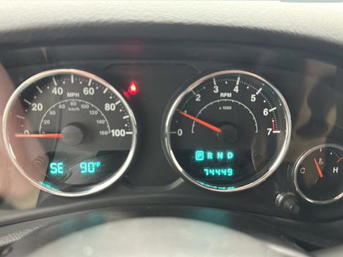 Used 2013 Jeep Wrangler Unlimited Sahara AWD/4WD image 18