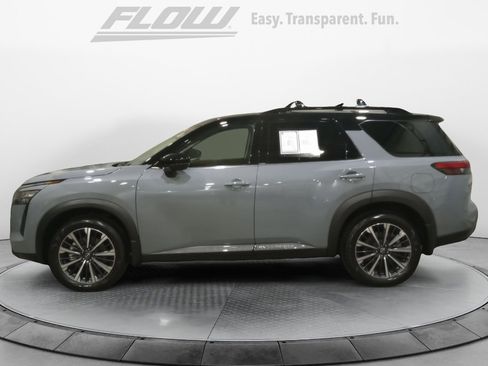 Used 2026 Nissan Pathfinder Platinum w/ Cargo Package image 4