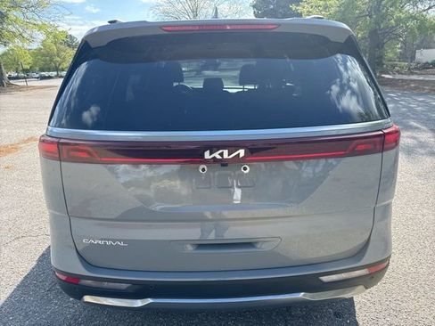 Used 2023 Kia Carnival SX image 4