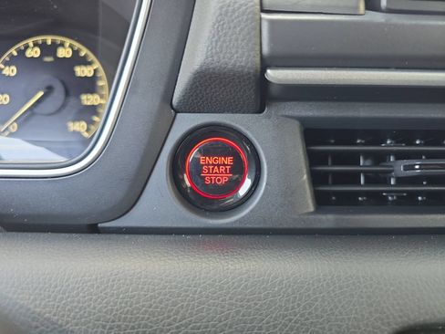 Certified 2025 Honda Pilot Sport image 25