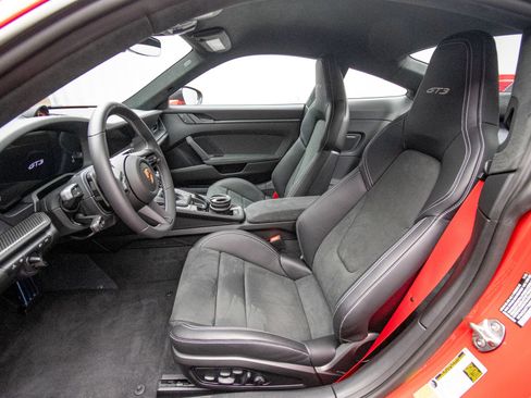 Certified 2026 Porsche 911 GT3 RWD image 10