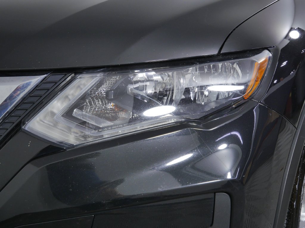 Used 2017 Nissan Rogue SV w/ Sun & Sound Touring Package AWD/4WD image 14