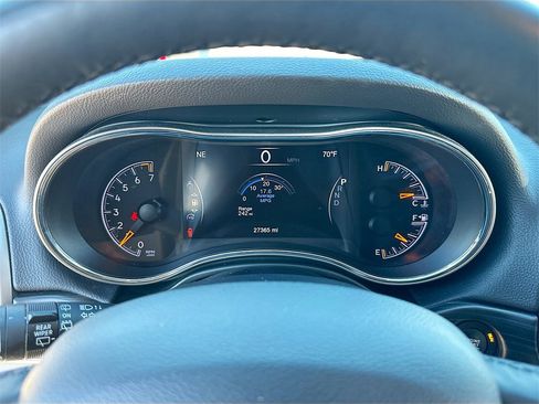 Used 2021 Jeep Grand Cherokee Limited w/ Luxury Group II image 12