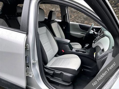 Used 2022 Chevrolet Equinox LS FWD image 6