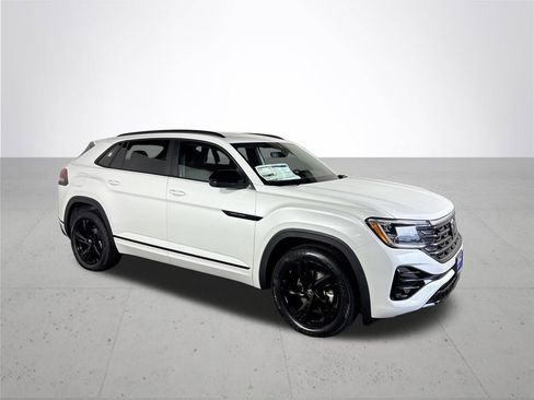 New 2026 Volkswagen Atlas Cross Sport SEL R-Line image 4