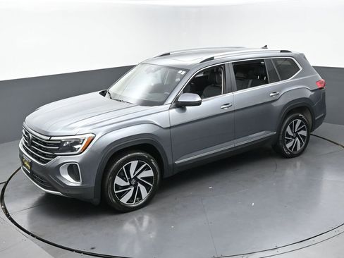 Used 2024 Volkswagen Atlas SEL AWD/4WD image 39