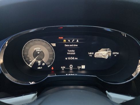 Used 2022 Bentley Bentayga image 31